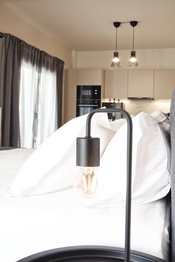Aello Luxury Apartments Markópoulon エクステリア 写真