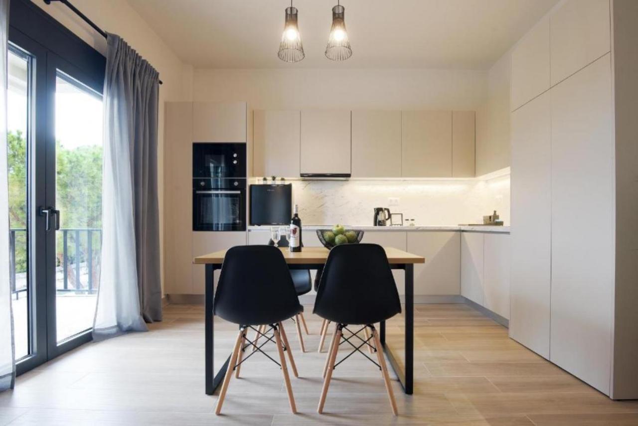 Aello Luxury Apartments Markópoulon エクステリア 写真