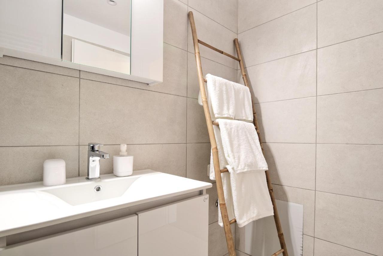 Aello Luxury Apartments Markópoulon エクステリア 写真