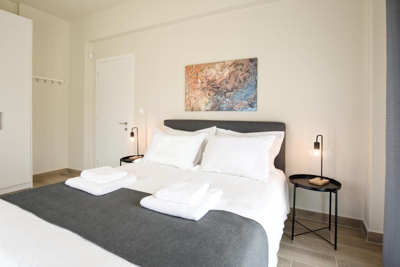 Aello Luxury Apartments Markópoulon エクステリア 写真
