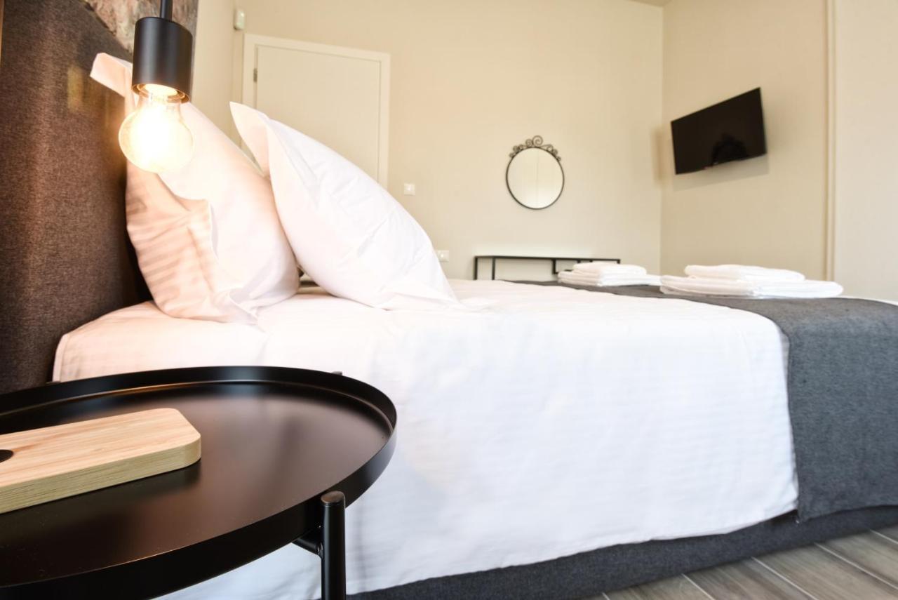 Aello Luxury Apartments Markópoulon エクステリア 写真
