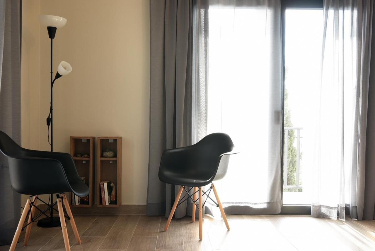 Aello Luxury Apartments Markópoulon エクステリア 写真