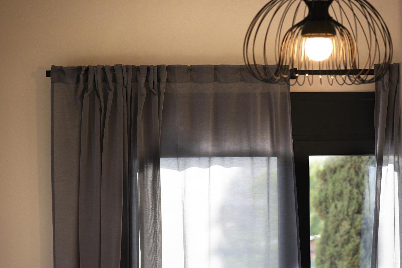 Aello Luxury Apartments Markópoulon エクステリア 写真