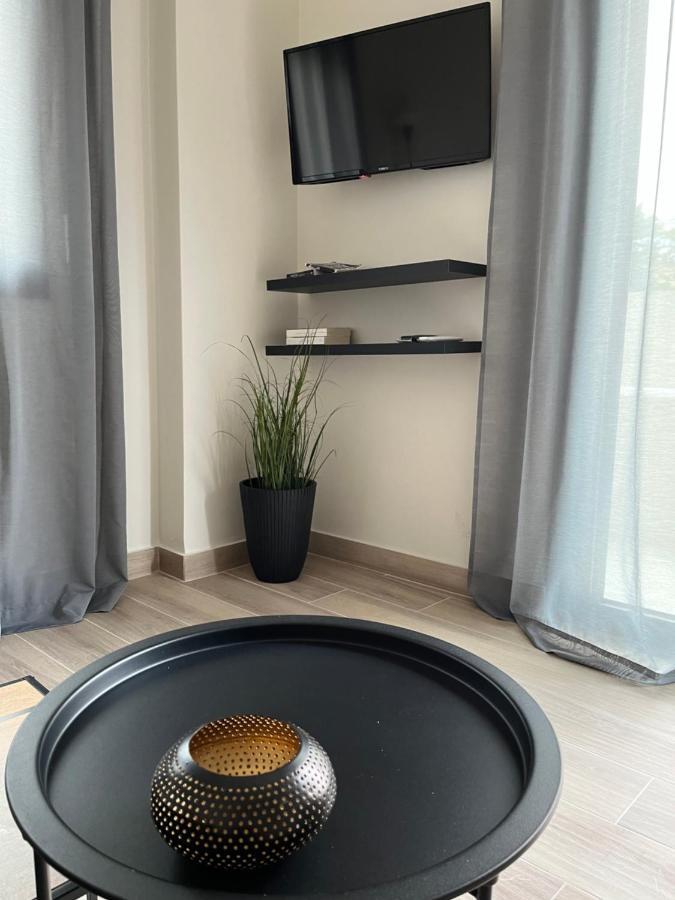 Aello Luxury Apartments Markópoulon エクステリア 写真